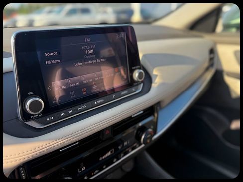 Used 2023 Nissan Rogue SV w/ SV Premium Package FWD image 26