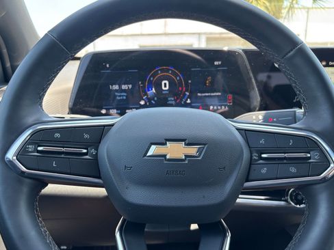 Used 2025 Chevrolet Equinox LT AWD/4WD image 30