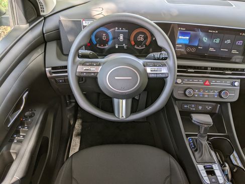 New 2026 Hyundai Tucson SE image 13