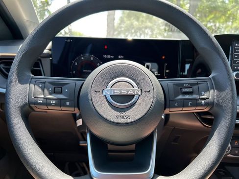 New 2025 Nissan Kicks S image 16