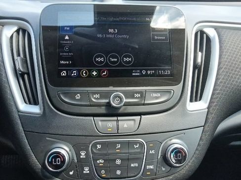 Used 2024 Chevrolet Malibu LT FWD image 21