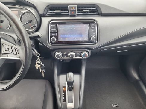 Used 2022 Nissan Versa S FWD image 25