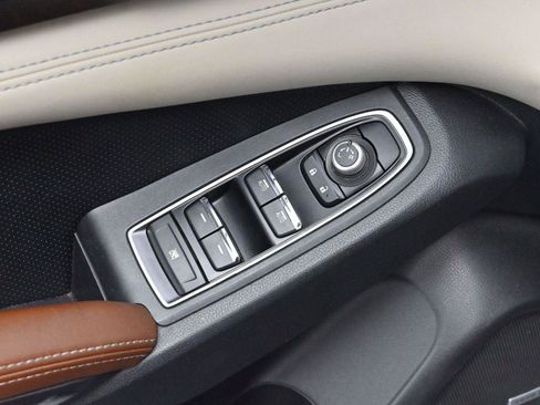 Used 2019 Subaru Ascent Touring w/ Popular Package #2A image 11