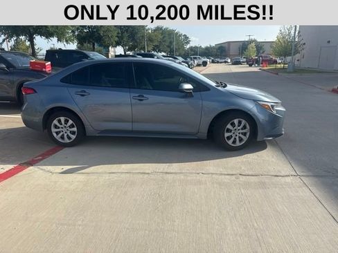 Used 2025 Toyota Corolla LE FWD image 2