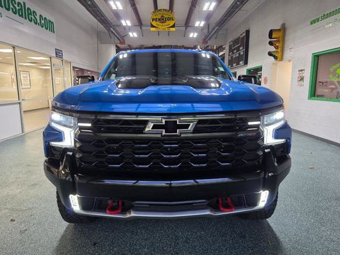 Used 2022 Chevrolet Silverado 1500 ZR2 w/ Technology Package image 3
