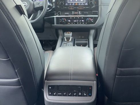 Used 2025 Nissan Pathfinder Platinum w/ Cargo Package AWD/4WD image 40