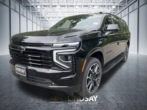 New 2026 Chevrolet Suburban RST w/ Comfort Package AWD/4WD image 4