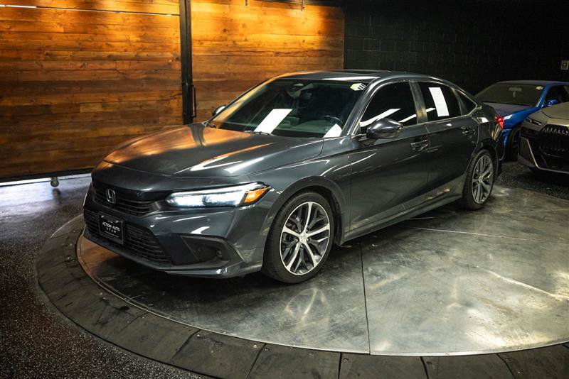 Used 2022 Honda Civic Touring image 2