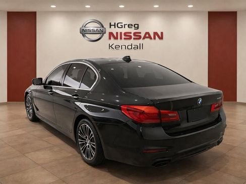Used 2020 BMW 530e w/ Convenience Package RWD image 2