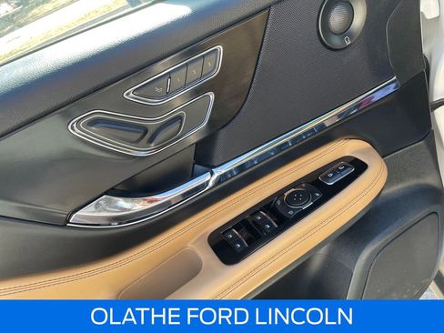 Used 2020 Lincoln Corsair Reserve w/ Equipment Group 201A image 23