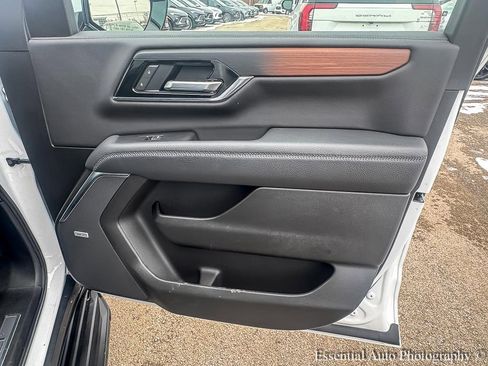Used 2025 GMC Yukon Denali image 29
