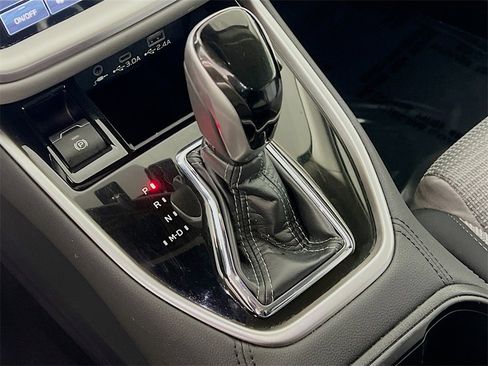 Used 2025 Subaru Outback Premium image 16