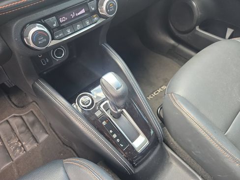 Used 2020 Nissan Kicks SR w/ SR Premium Package FWD image 16