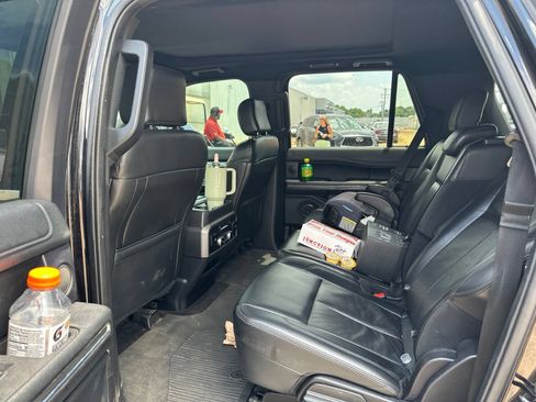 Used 2019 Ford Expedition Max XLT w/ Equipment Group 202A RWD image 14