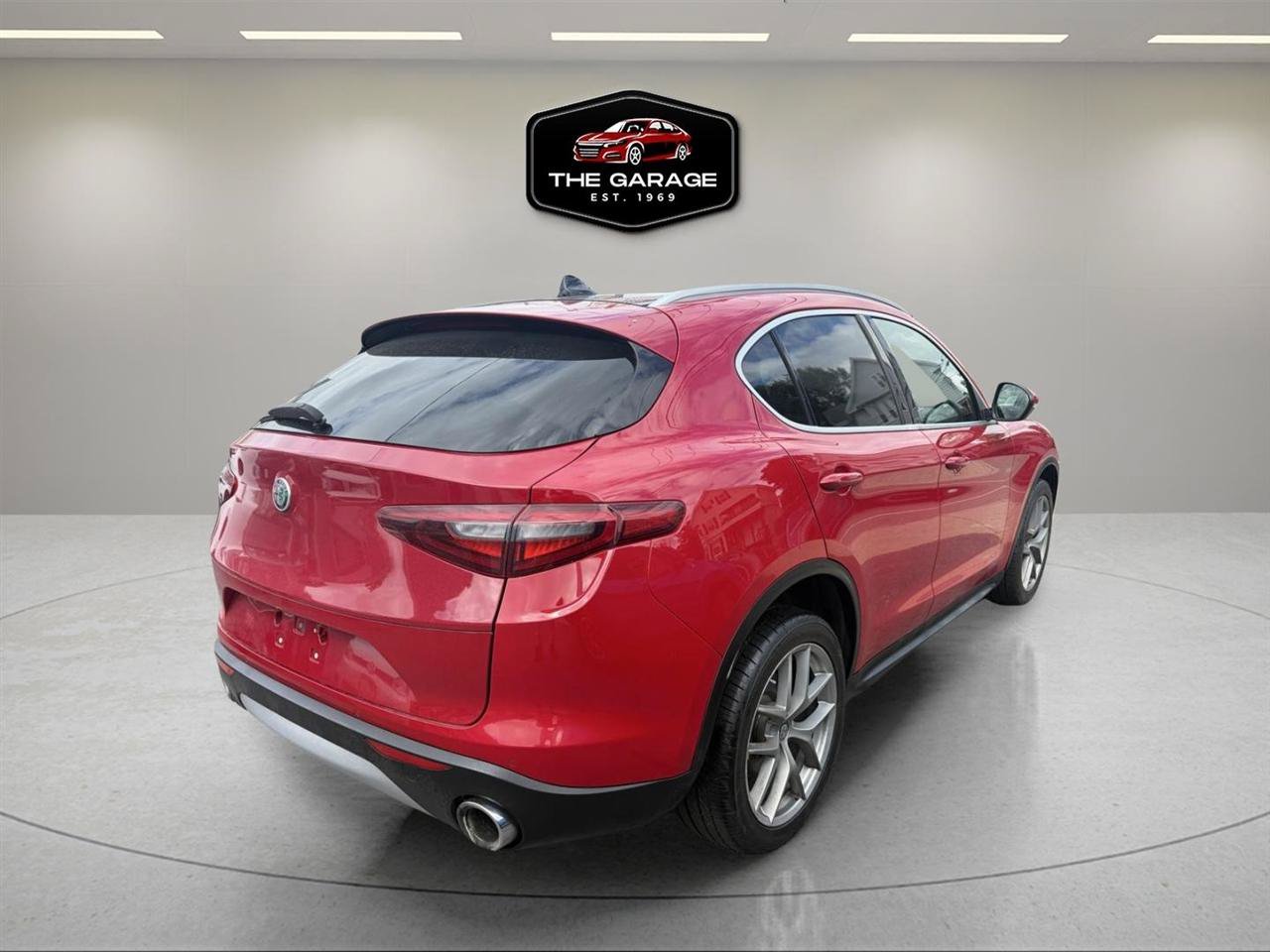Used 2018 Alfa Romeo Stelvio Ti AWD/4WD image 5