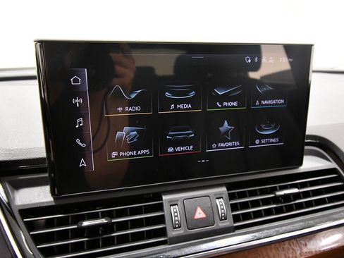 Used 2023 Audi Q5 2.0T Premium Plus w/ Premium Plus Package AWD/4WD image 24