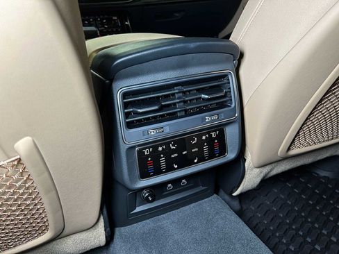 Used 2022 Audi Q8 Prestige image 23