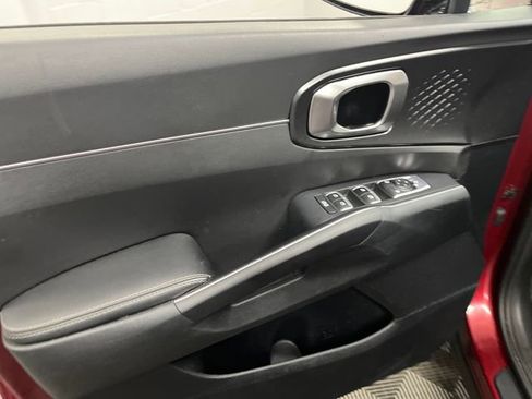 Certified 2023 Kia Sorento LX AWD/4WD image 11
