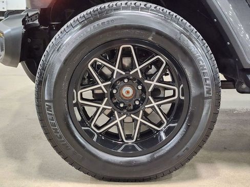 Used 2022 Jeep Gladiator Sport image 26