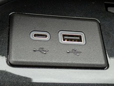 Certified 2023 Cadillac Escalade Premium Luxury image 31