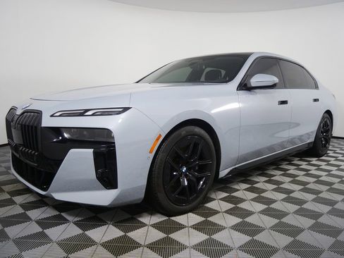 Certified 2023 BMW 740i image 7