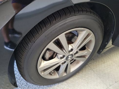 Used 2017 Hyundai Elantra SE w/ SE A/T Tech Package 03 FWD image 31