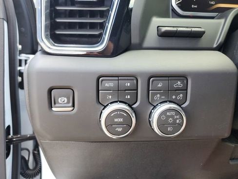 New 2026 GMC Sierra 3500 Denali Ultimate AWD/4WD image 31