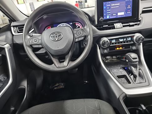 Used 2023 Toyota RAV4 XLE w/ Convenience Package FWD image 17