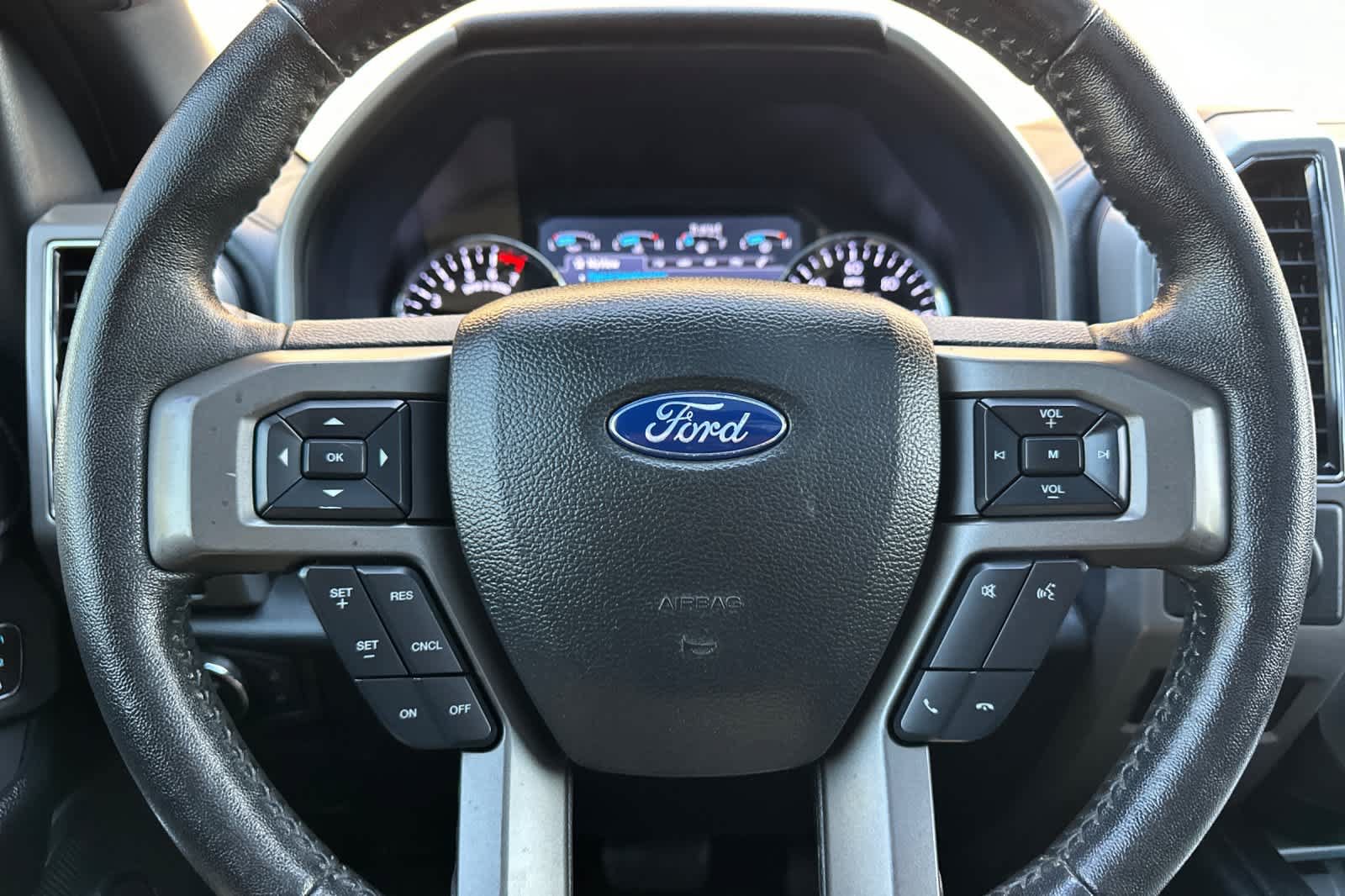 Used 2020 Ford Expedition XLT w/ Equipment Group 202A AWD/4WD image 24