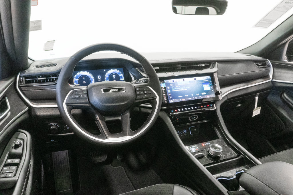 New 2026 Jeep Grand Cherokee L 4WD image 15