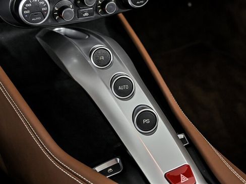 Used 2017 Ferrari California T RWD image 32