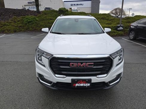 Certified 2023 GMC Terrain SLE w/ Driver Convenience Package image 8
