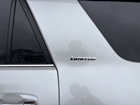 Used 2024 Toyota 4Runner Limited image 33