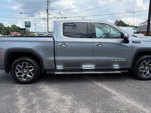 Used 2023 GMC Sierra 1500 SLT w/ SLT Premium Plus Package AWD/4WD image 4