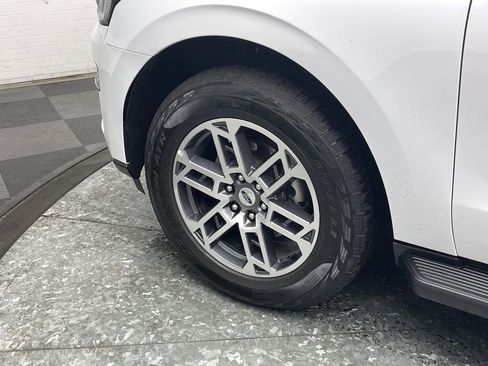 Used 2024 Ford Expedition XLT image 37