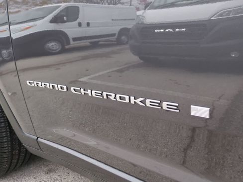 New 2025 Jeep Grand Cherokee L Limited w/ Trailer Tow Package image 13