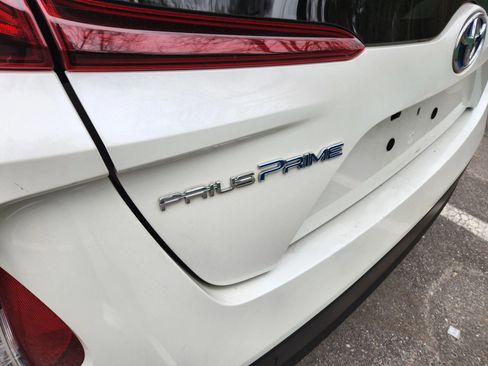 Used 2019 Toyota Prius Prime Premium w/ Carpet Mat Package image 13