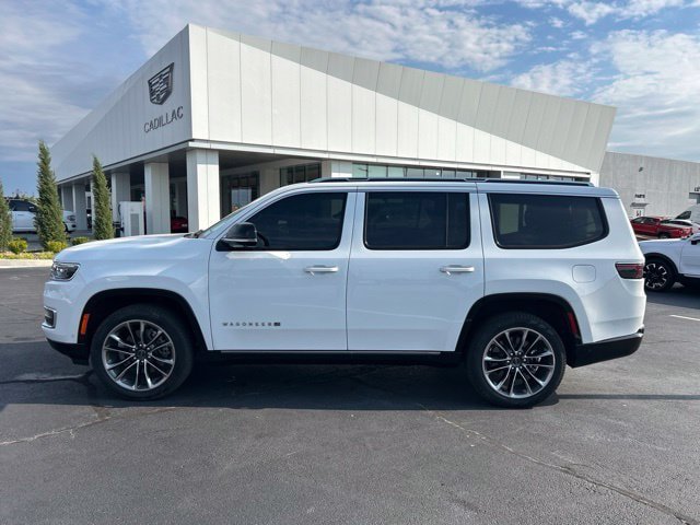 Used 2023 Jeep Wagoneer Series III w/ Premium Group I AWD/4WD image 1
