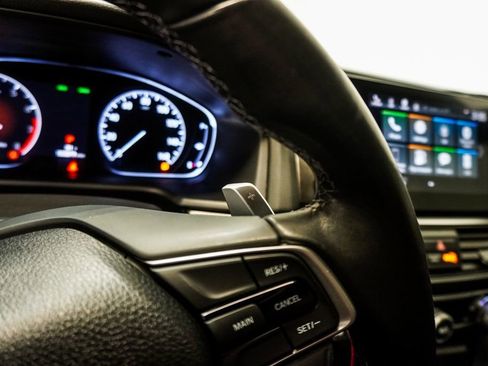Used 2018 Honda Accord Sport image 16
