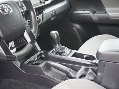 Used 2022 Toyota Tacoma SR image 19