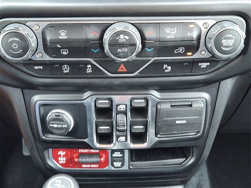 Used 2022 Jeep Wrangler Unlimited Rubicon w/ LED Lighting Group image 17