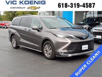 Used 2022 Toyota Sienna XLE