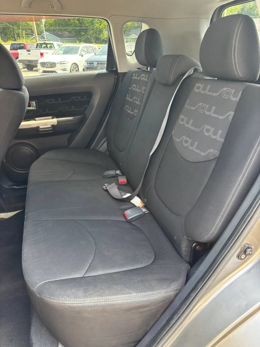 Used 2012 Kia Soul + FWD image 13