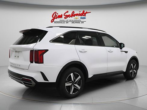 Used 2022 Kia Sorento S w/ Panoramic Sunroof Package FWD image 6
