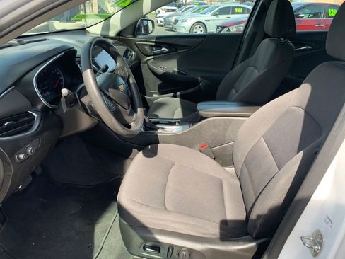 Used 2021 Chevrolet Malibu LT image 9