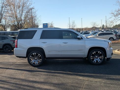 Used 2020 GMC Yukon Denali w/ Denali Premium Package image 10