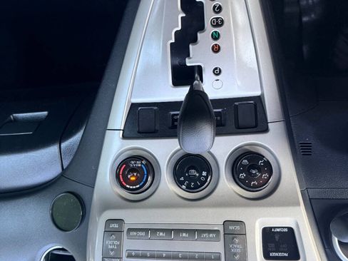 Used 2009 Toyota Matrix FWD image 17