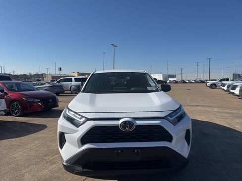 Used 2024 Toyota RAV4 LE image 4