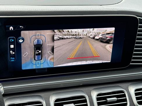 New 2026 Mercedes-Benz GLS 450 4MATIC image 17