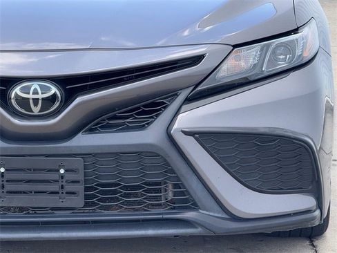 Used 2023 Toyota Camry SE image 8